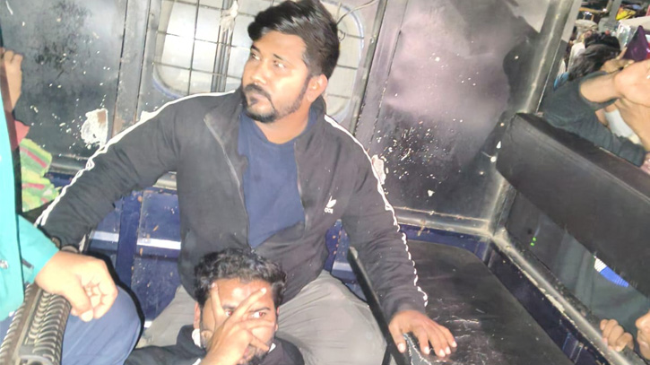 রংপুরে বিশ্ববিদ্যালয় এলাকা থেকে অস্ত্রসহ দুই এনসিপি নেতা আটক